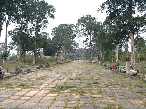 stone-paved avenue 2 of Khao Phra Viharn